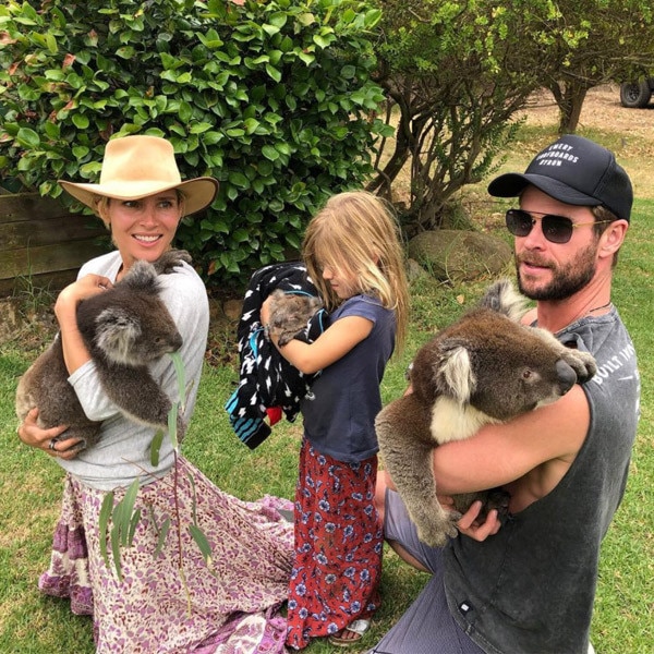 Chris Hemsworth แบ่งปันรูปถ่ายอันแสนหวานกับ Elsa Pataky และลูกๆ 3 คนของพวกเขา