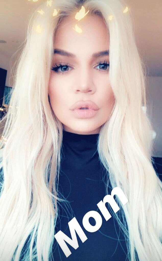 Platinum Blonde Khloe Kardashian Gets Into Holiday Spirit With True | E ...