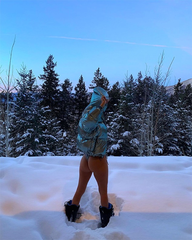 Kourtney Kardashian Wears A Thong Bikini In The Snow E News
