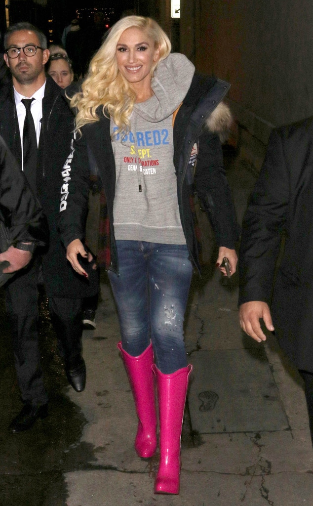 Let Gwen Stefani Blow Ya Mind With Her Best Street Style Looks E News 