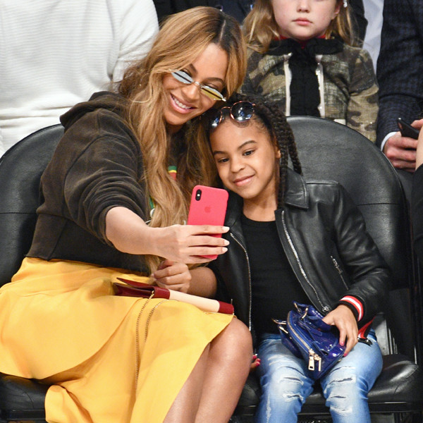 Beyoncé and Blue Ivy Pose for Selfies During NBA All-Star Game - E ...