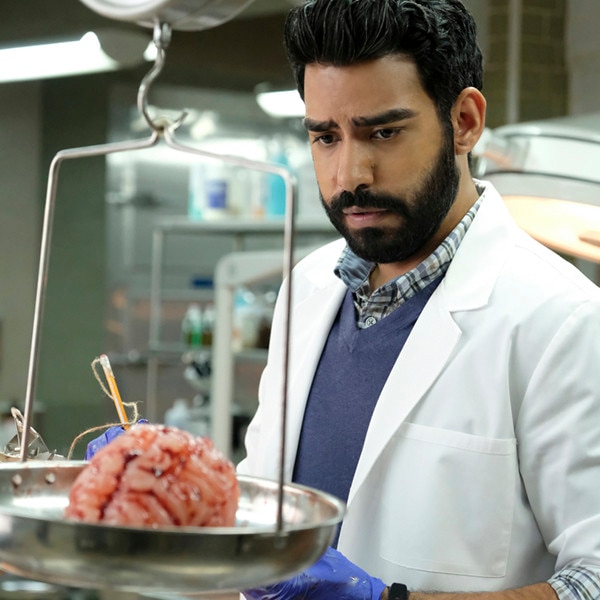 iZombie exclusive clip: Liv tries to get Clive to open up about his love  life