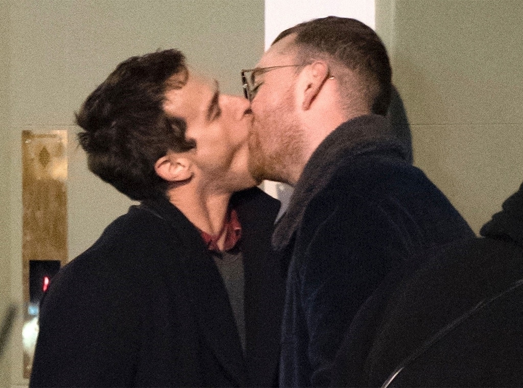 Sam Smith, Brandon Flynn, Kissing