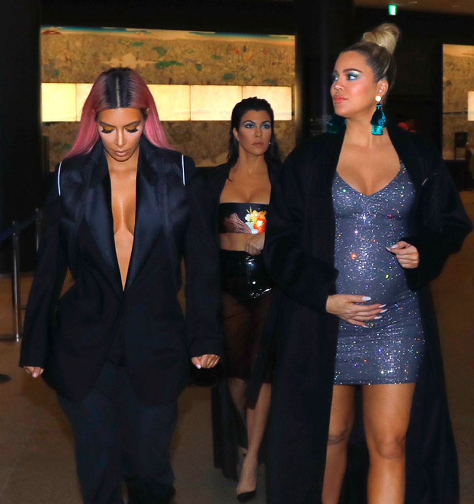 Kim Kardashian, Kourtney Kardashian, Khloe Kardashian, WEB EMBARGO: NO USE UNTIL AFTER 8:30 PM PST 2/28/18