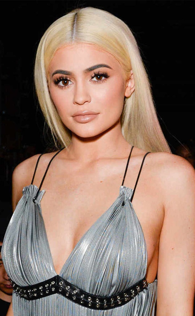 ESC: Kylie Jenner, Blonde Kardashians