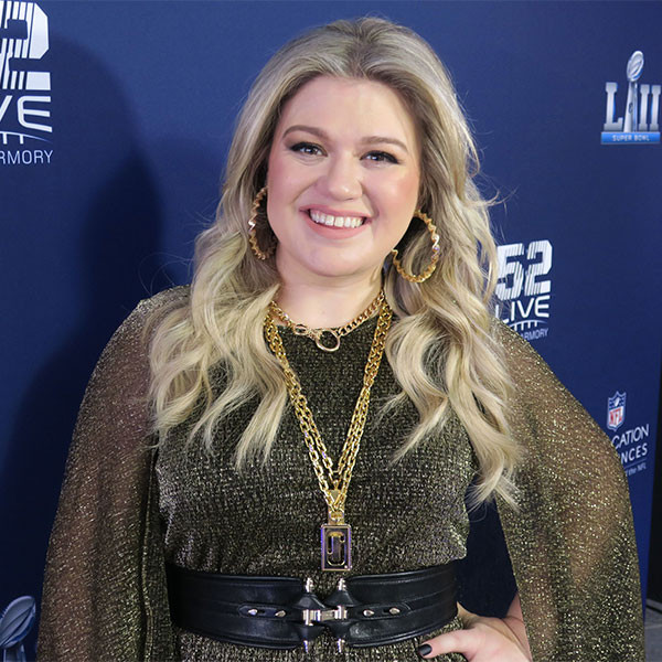 Kelly Clarkson Leaves Kids at Home for First Time for the Super Bowl
