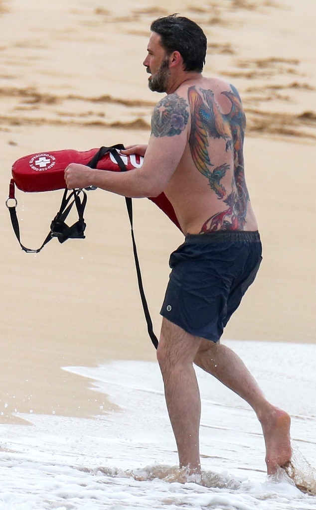 Ryan Reynolds Shows Off Leg Tattoos While Shirtless Photos Photo  3698936  Bikini Blake Lively Pregnant Celebrities Ryan Reynolds  Shirtless Photos  Just Jared Entertainment News