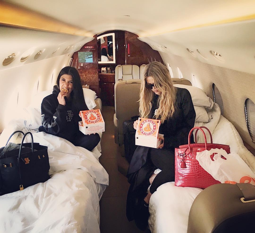 Khloe Kardashian, Kourtney Kardashian, Popeyes Chicken