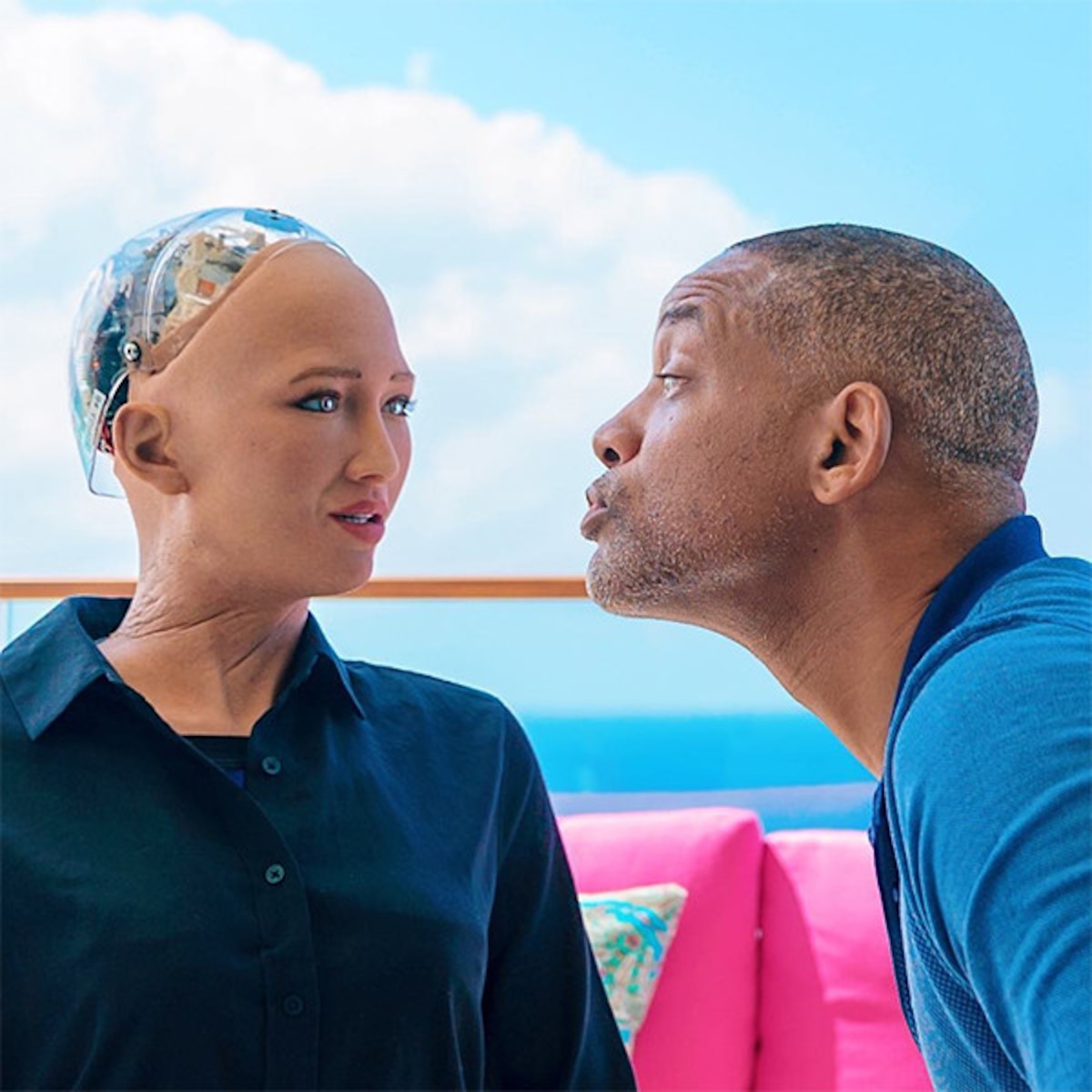 Penetrar Negrita Confinar Will Smith's Date With Sophia the Robot Gets Awkward Fast - E! Online