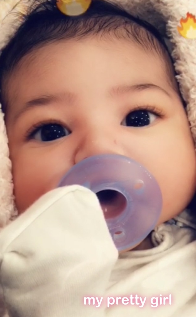Kylie Jenner Shares First Photo of Baby Stormi's Face | E! News