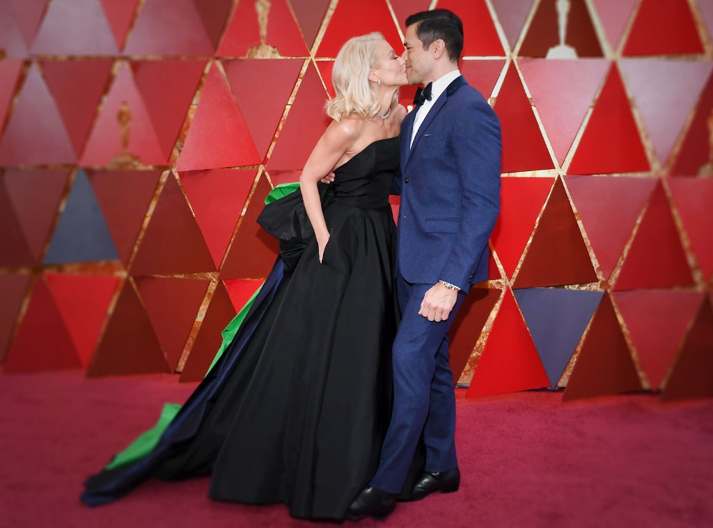 Glambot: Kelly Ripa and Mark Consuelos, Oscars 2018