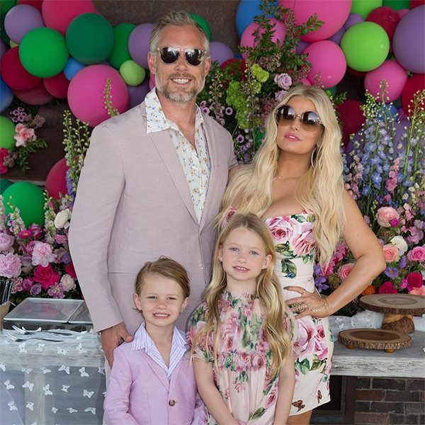 Jessica Simpson And Daughter Maxwell Are Twinning On Easter 2018 E 