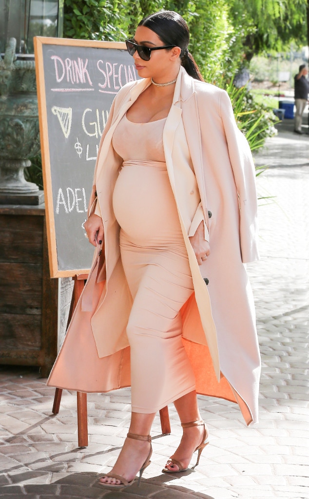 The Sexy Outfit Pregnant Celebrities Live in The Sexy Outfit Pregnant Celebrities Live in