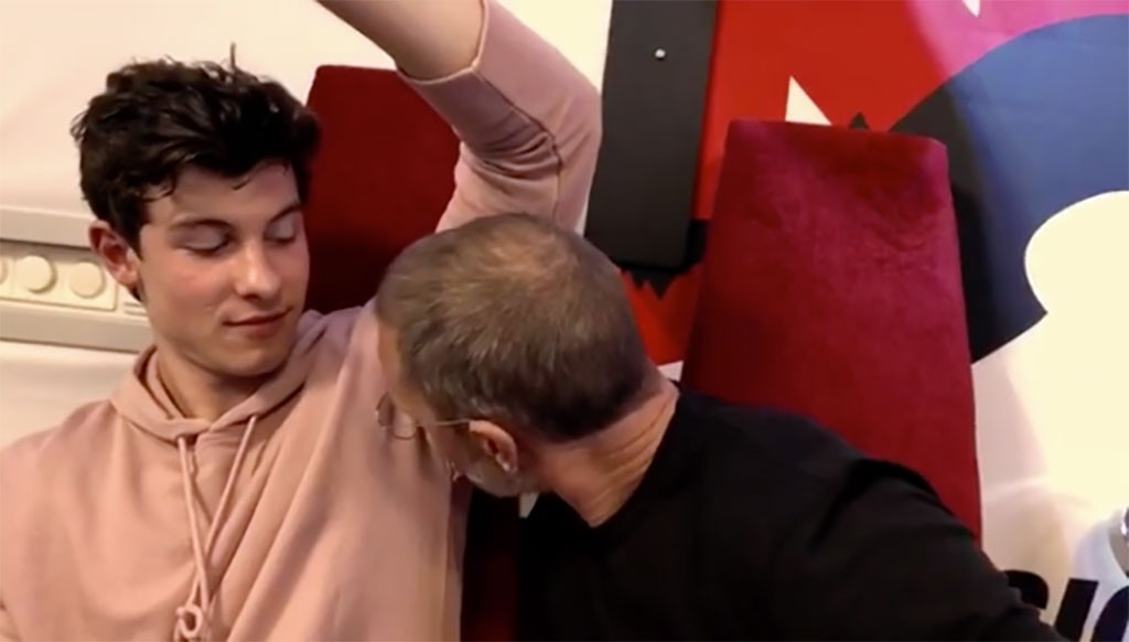 Why Is This Man Sniffing Shawn Mendes Armpit E News