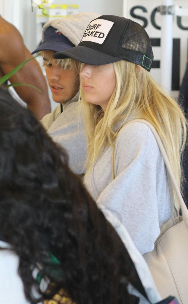 Justin Bieber dan Baskin Champion kepergok sedang nge-gym bareng (dok. E! News)
