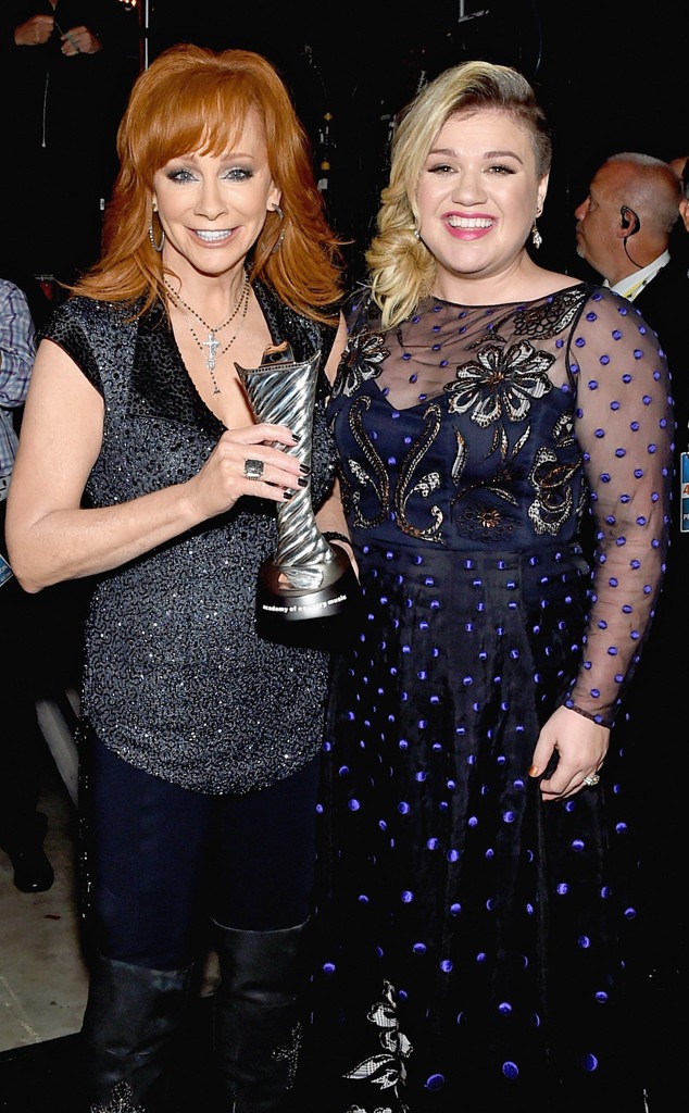 Reba McEntire, Kelly Clarkson, 2015 Academy Of Country Music Awards