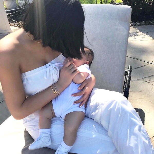 Kylie Jenner, Stormi, Instagram