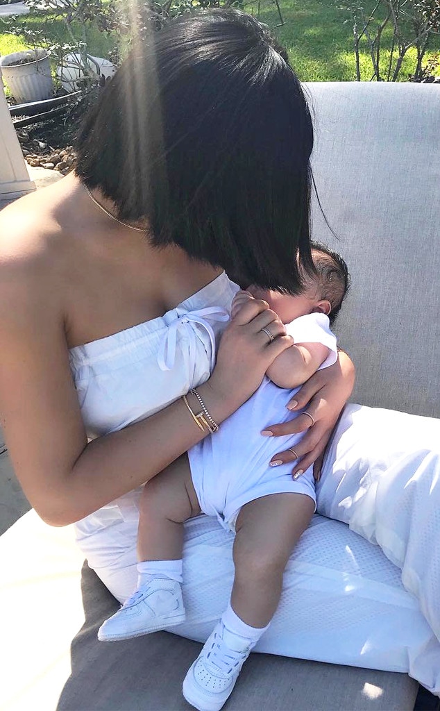 Kylie Jenner, Stormi, Instagram