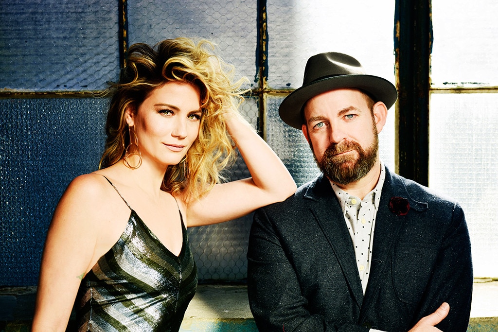 Taylor Swift + Sugarland Team Up for Twangy 'Babe'