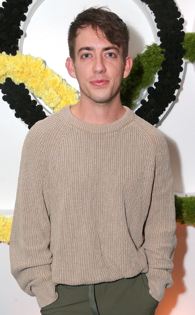 Glee's Kevin McHale Comes Out...With Help From Ariana Grande | E! News