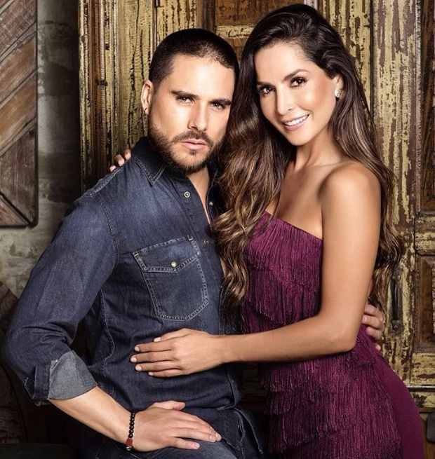 ¡Carmen Villalobos se casará tres veces con su novio! E! News