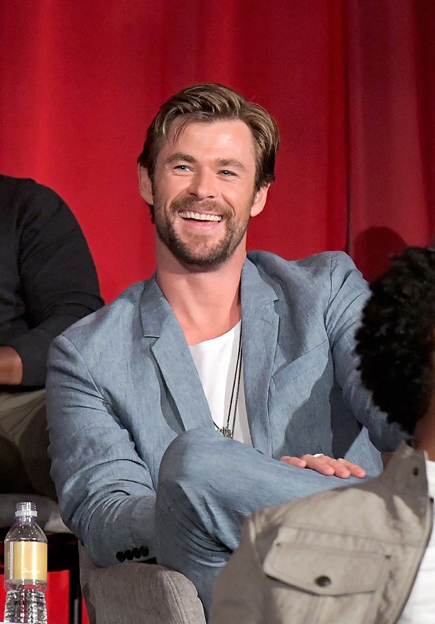 Chris Hemsworth Surprised A Hitchhiker With A Helicopter Ride E News
