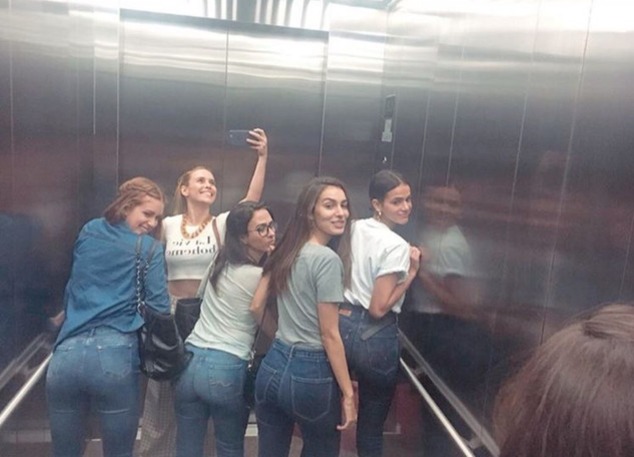 Marina Ruy Barbosa, Tatá Werneck, Bruna Marquezine, Fernanda Nobre, Marina Moschen