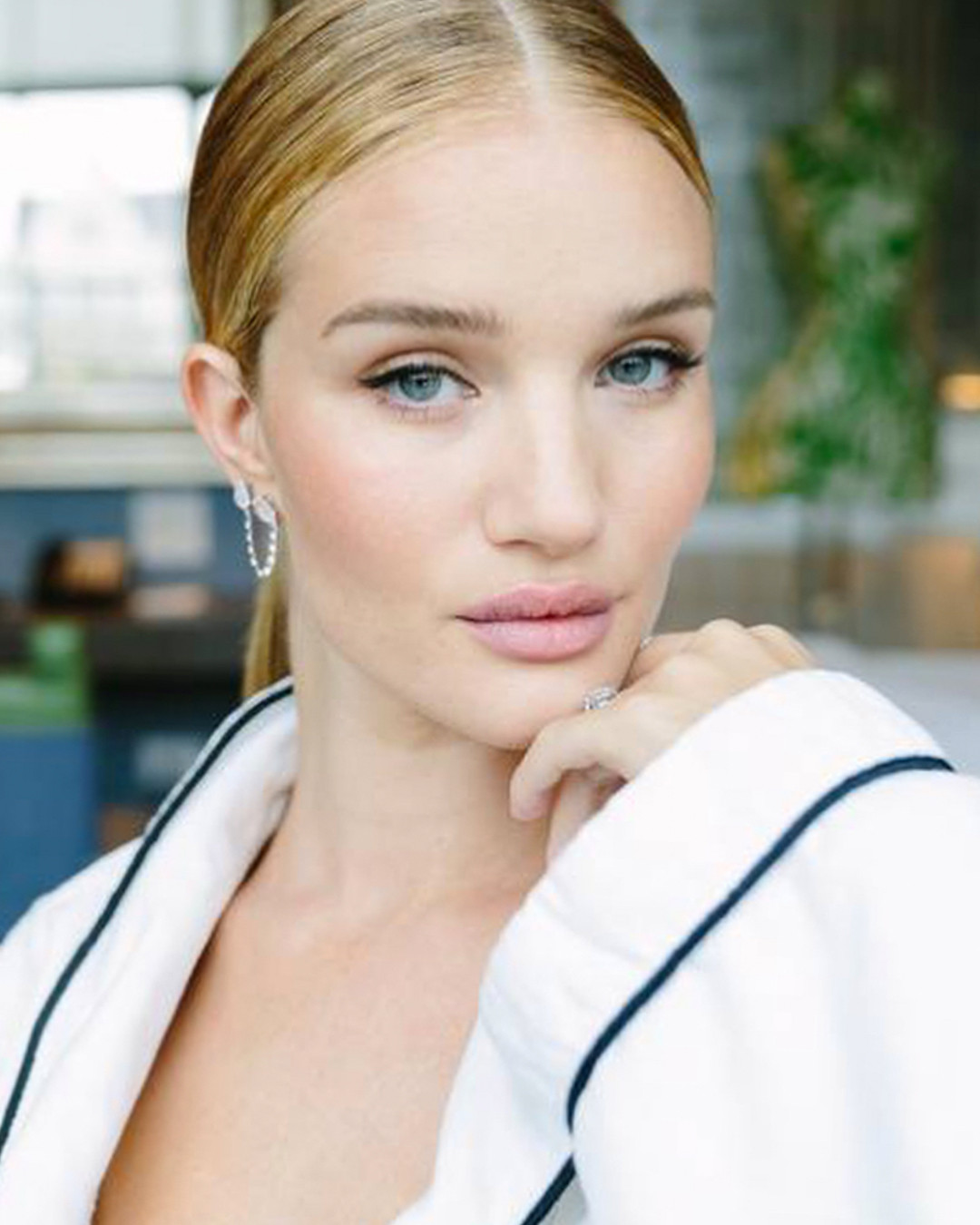 ESC: Rosie Huntington-Whiteley