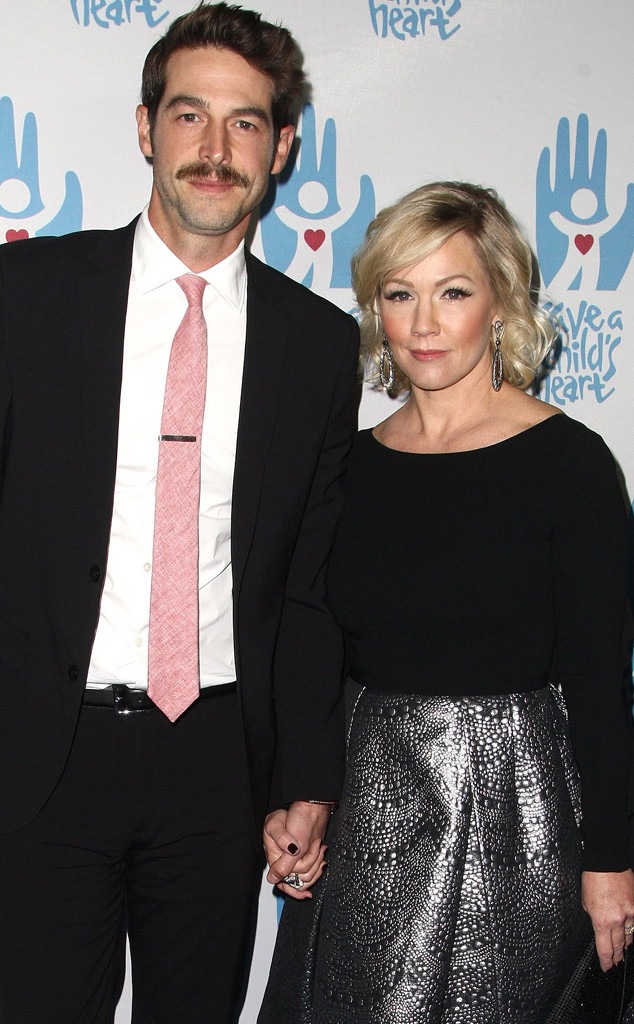 Jennie Garth's Husband Dave Abrams Files for Divorce After 3 Years of ...