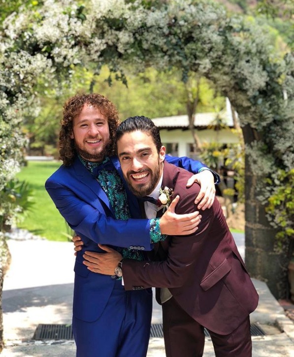 Esta boda estuvo repleta de destacados youtubers latinos ¡Mira! - E! Online Latino - MX Esta boda estuvo repleta de destacados youtubers latinos ¡Mira! - E! Online Latino - MX
