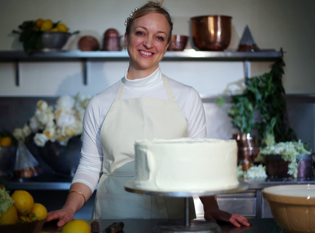 Meghan Markle And Prince Harry S Wedding Cake Is Too Pretty To Eat E Online
