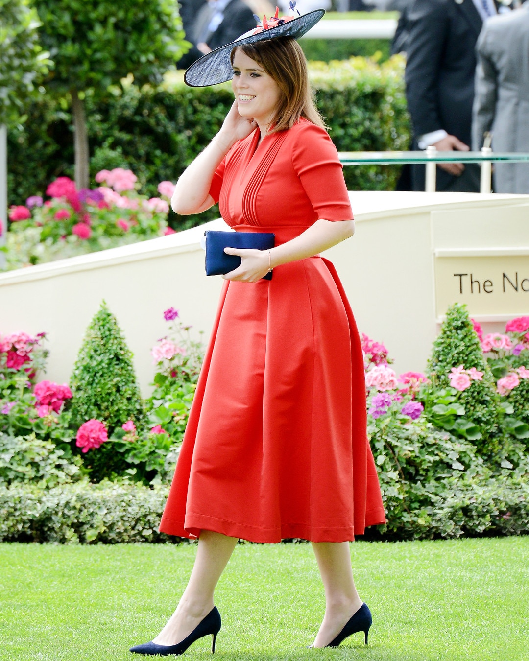 Princess eugenie dress designer best sale