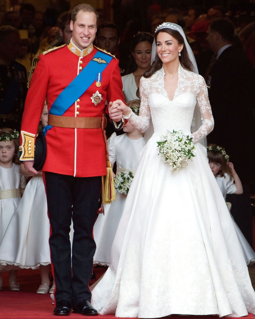 How Meghan Markle's Wedding Dress Compares to Kate Middleton's How Meghan Markle's Wedding Dress Compares to Kate Middleton's