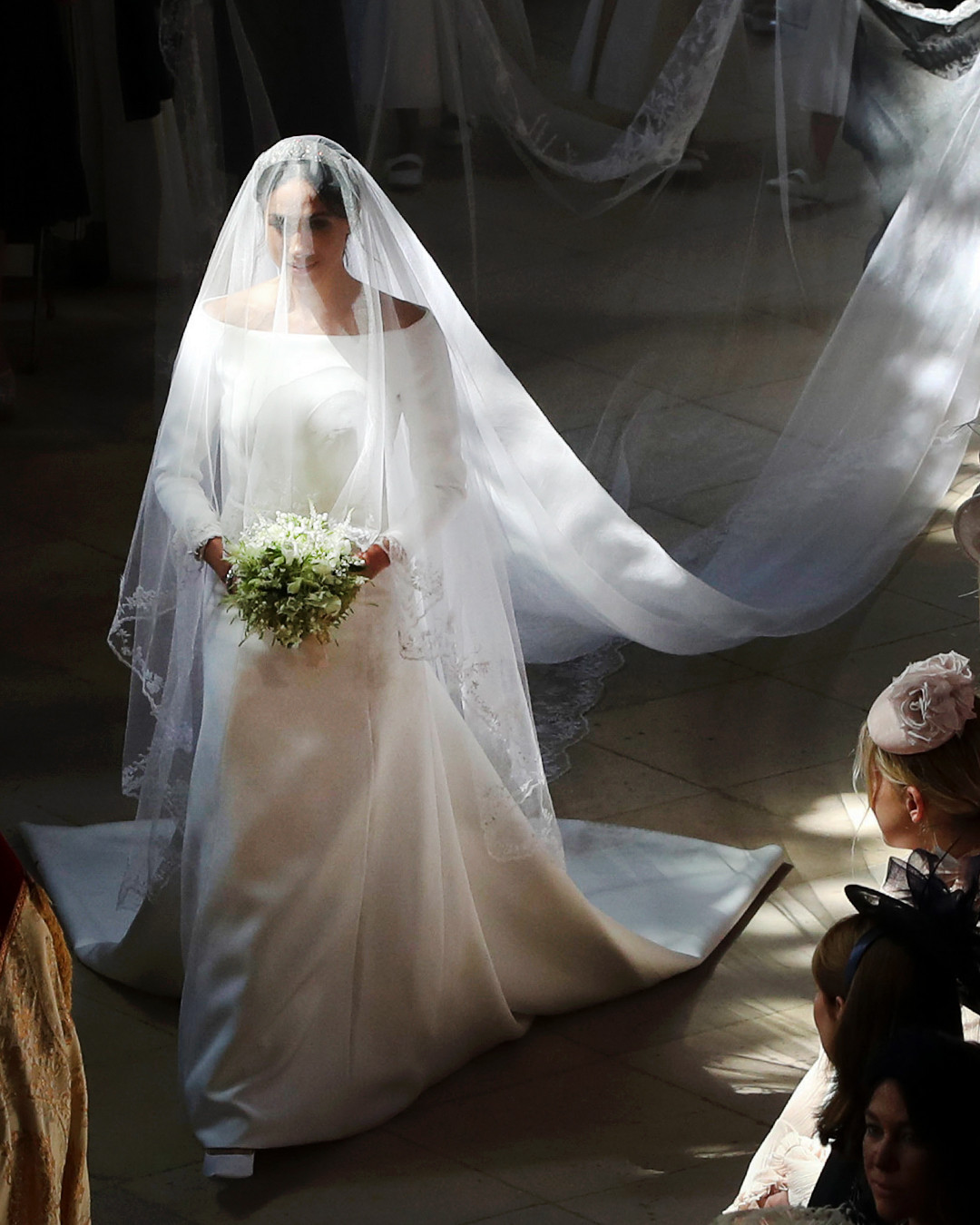 Comparing Meghan Markle Princess Diana S Wedding Dresses E Online