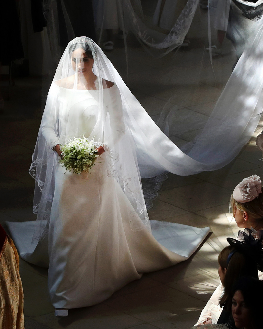 Comparing Meghan Markle & Princess Diana's Wedding Dresses ...