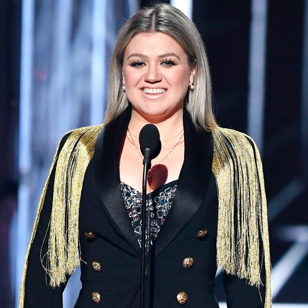 All Of Kelly Clarkson's 2018 Billboard Music Awards Wardrobe Changes