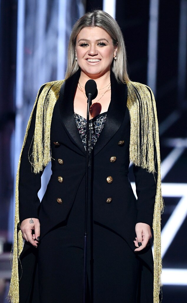 Channeling MJ from Kelly Clarkson's Wardrobe Changes at the 2018