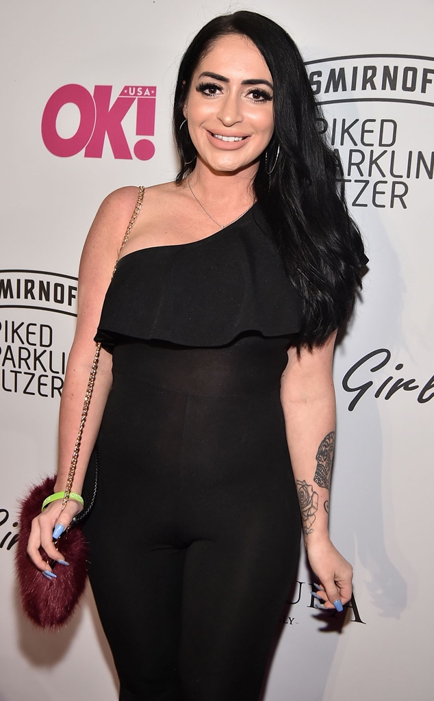 Jersey Shore Cast Ends 8 Year Feud With Angelina Pivarnick E News   Rs 634x1024 180531100709 634 Angelina Pivarnick JR 053118 