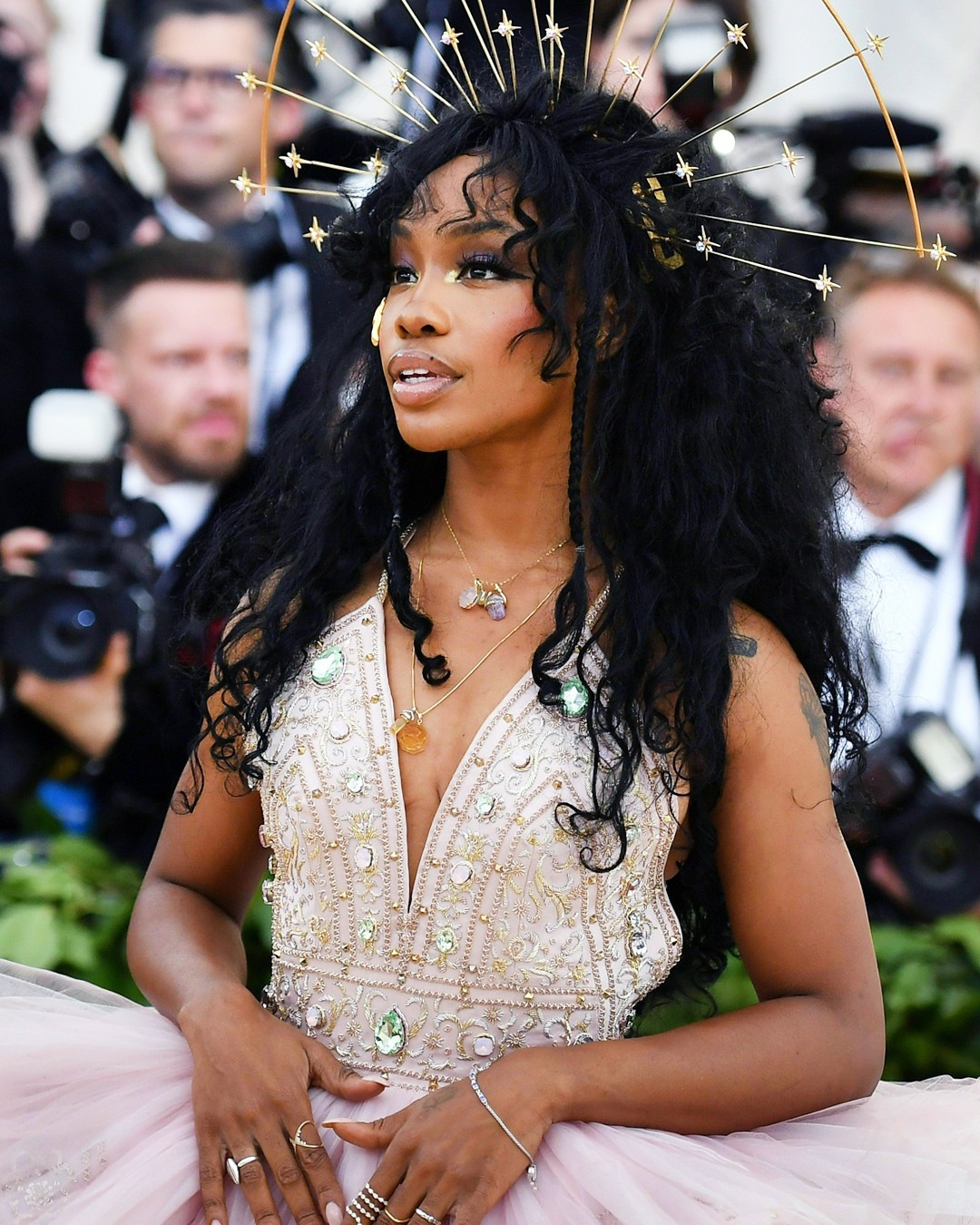 ESC: Met Gala 2018, SZA, Head Pieces