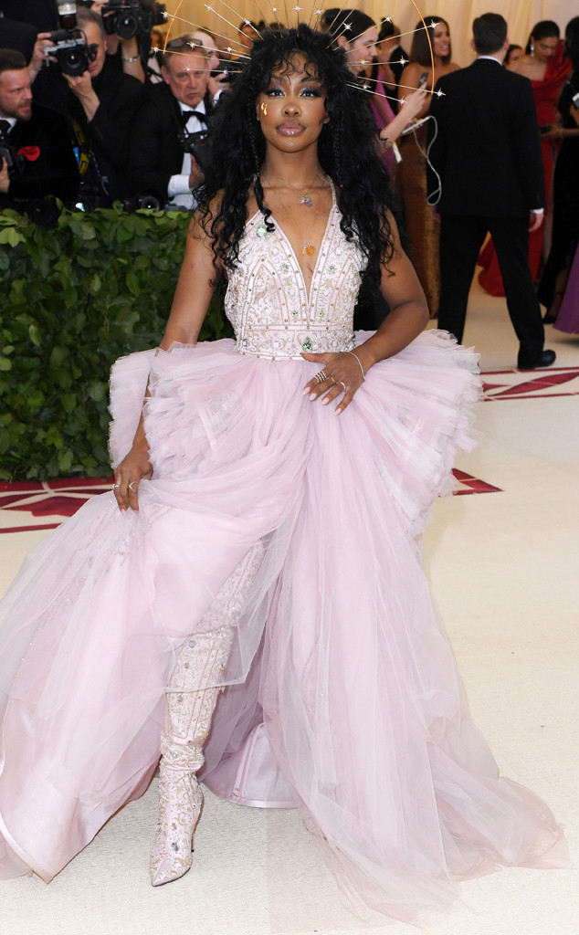 SZA from 2018 Met Gala Red Carpet Fashion | E! News
