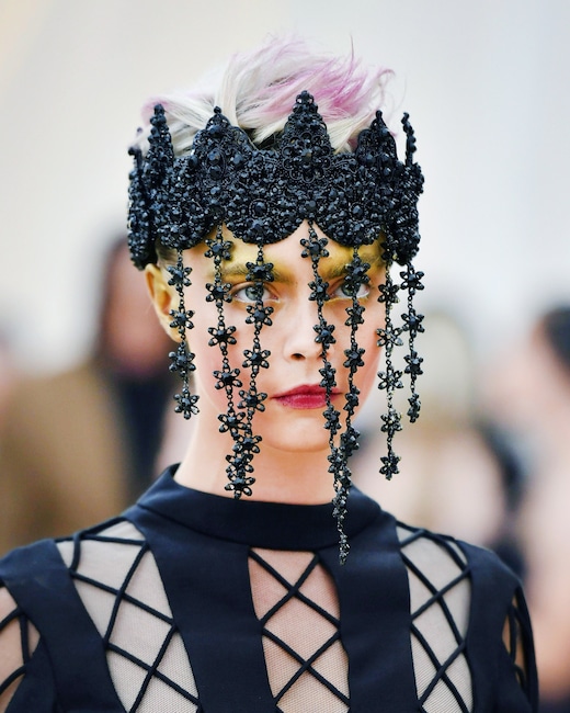 ESC: Cara Delevingne, Met Gala 2018, Head Pieces