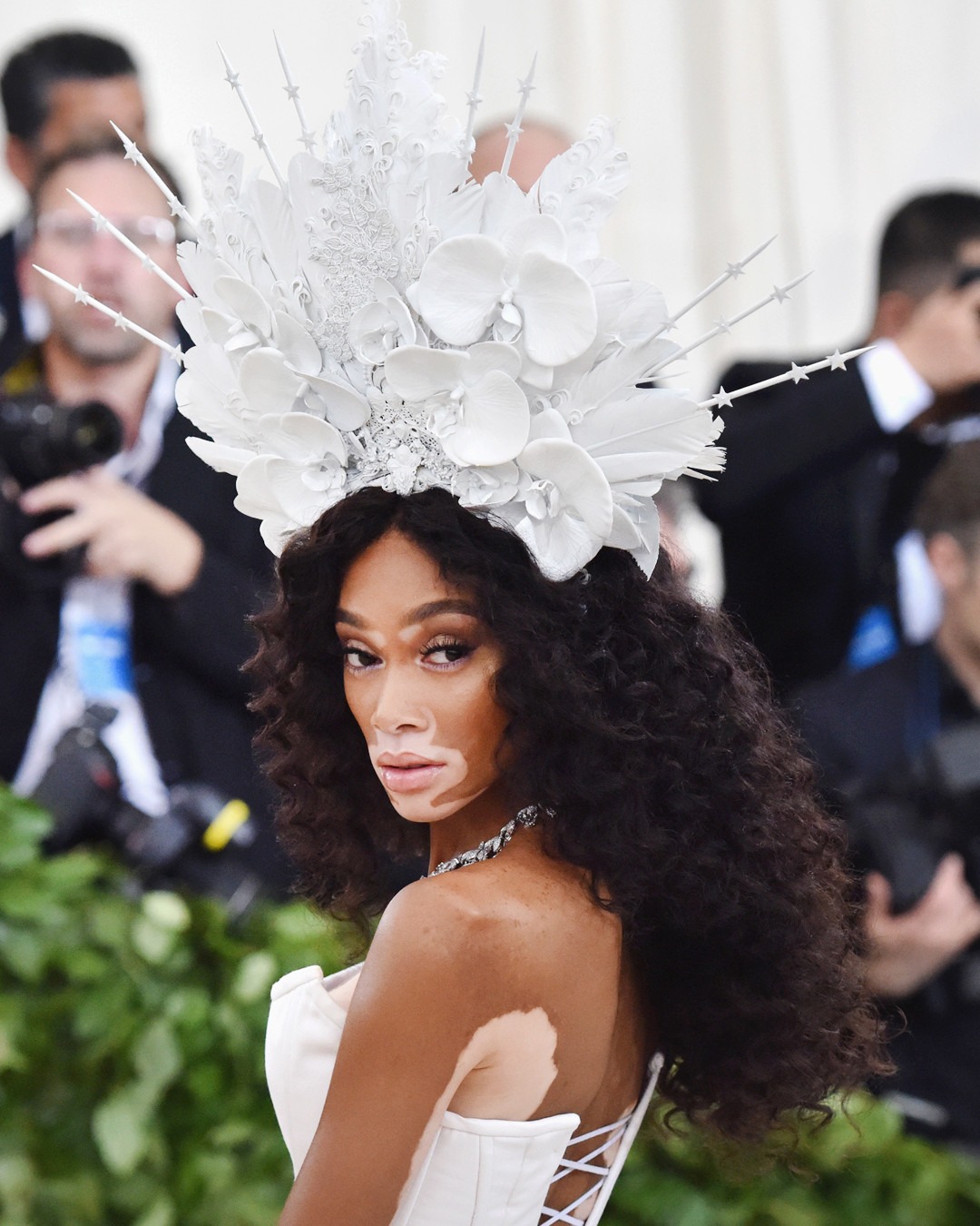 ESC: Winnie Harlow, Met Gala 2018, Head Pieces