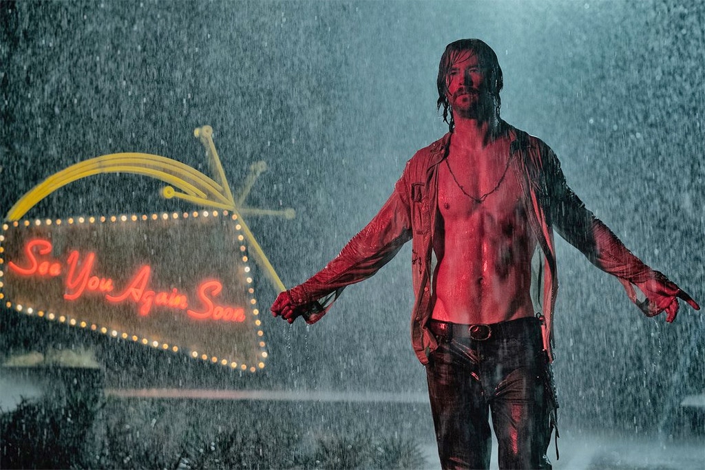 Chris Hemsworth, shirtless, Bad Times at the El Royale