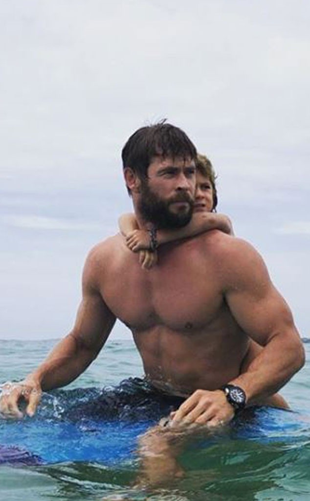 Chris Hemsworth S Hottest Shirtless Photos E News