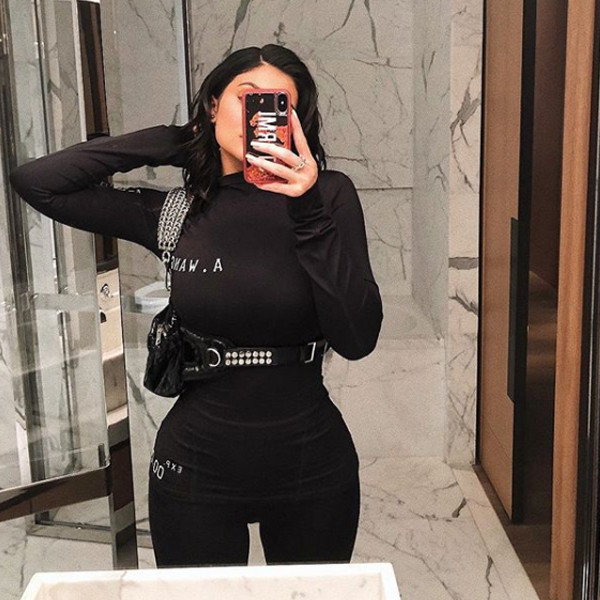 8 Types of Selfies Kylie Jenner Perfected Before National Selfie Day ...