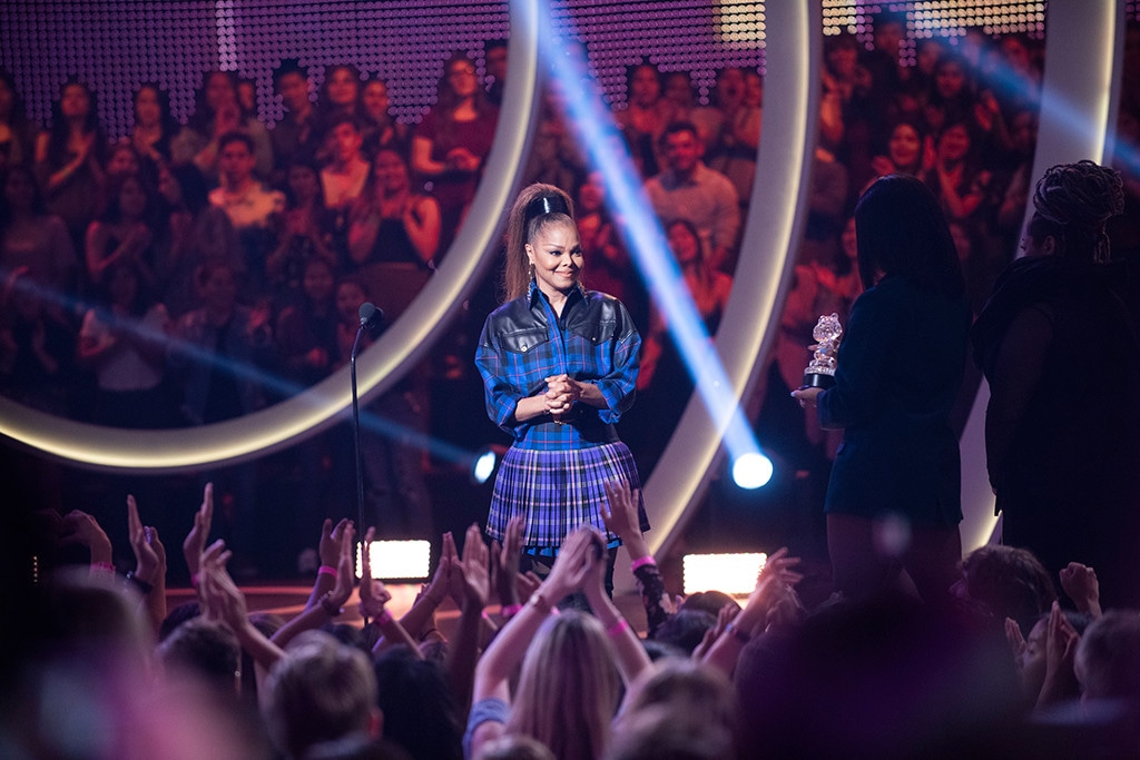 Janet Jackson, 2018 Radio Disney Music Awards, Stage