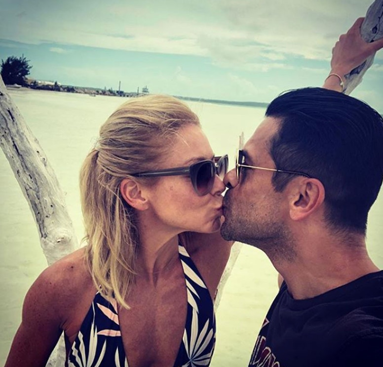 Kelly Ripa, Mark Consuelos