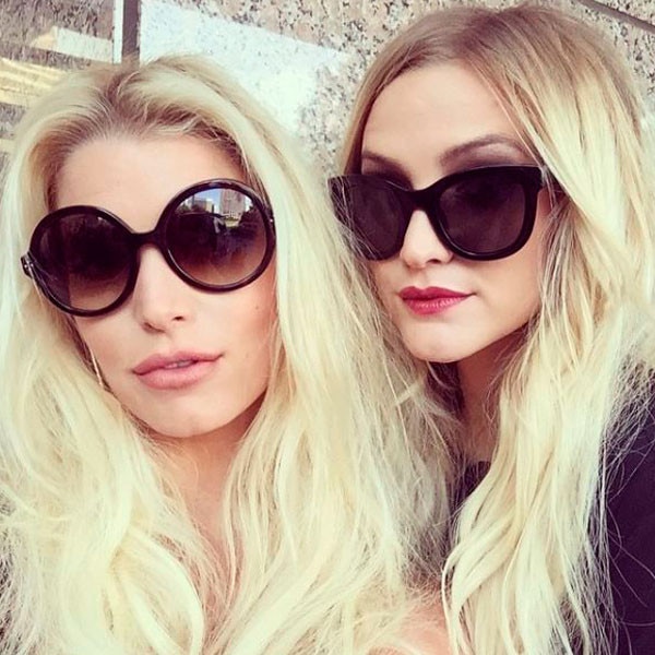 Sisters In Shades From Ashlee And Jessica Simpsons Sweetest Sister
