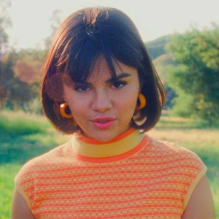 Selena Gomez Sets A Stolen Car On Fire In Back To You E Online