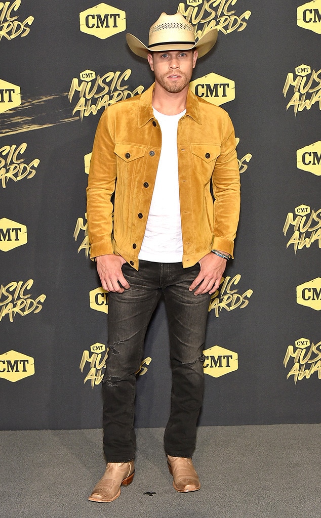 Dustin Lynch from CMT Music Awards 2018 Red Carpet Fashion E! News